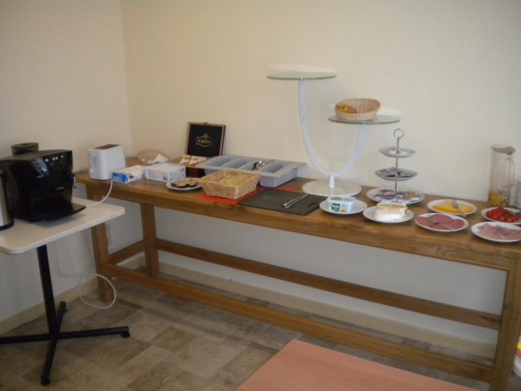 בריסל Hotel Queen Mary מראה חיצוני תמונה