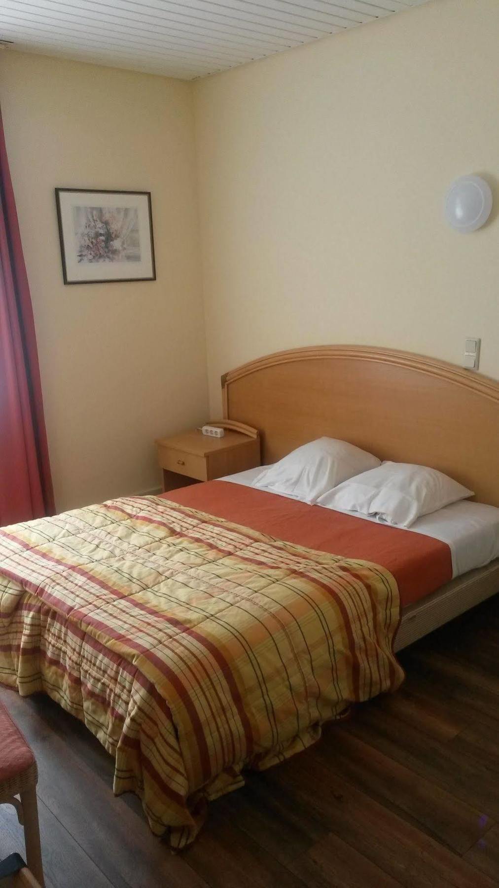 בריסל Hotel Queen Mary מראה חיצוני תמונה