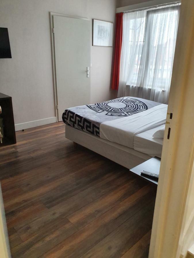 בריסל Hotel Queen Mary מראה חיצוני תמונה