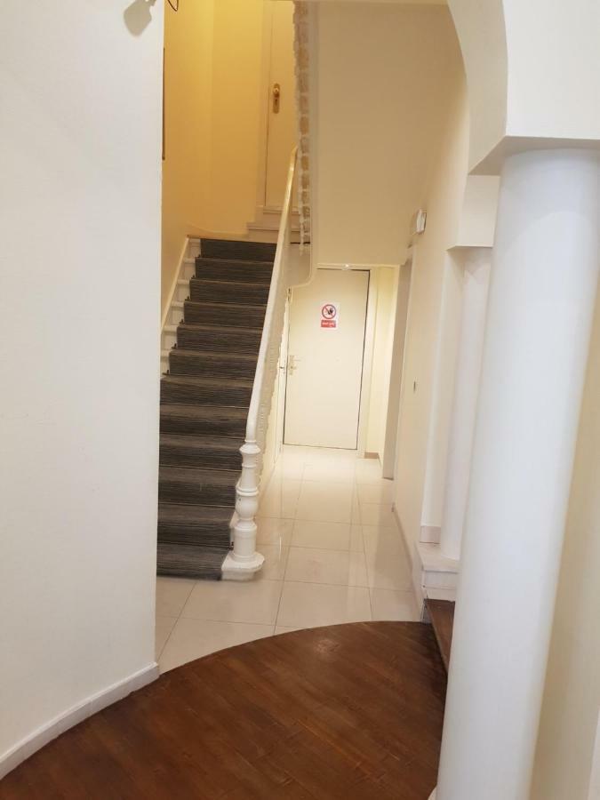בריסל Hotel Queen Mary מראה חיצוני תמונה